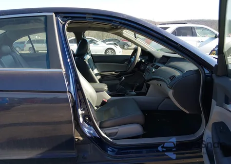 2009 Honda Accord 2.4 Lx z USA, uszkodzony, nr VIN 1HGCP263X9A024448